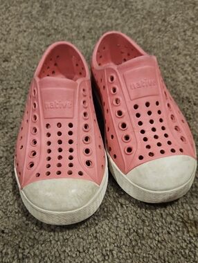 Native Kids Slip-On Water Shoes in Pink